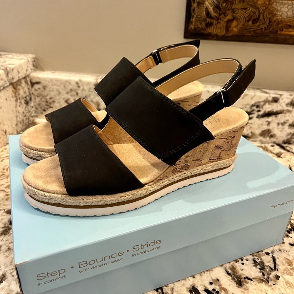 LifeStride Faux Suede Sandals Size 7